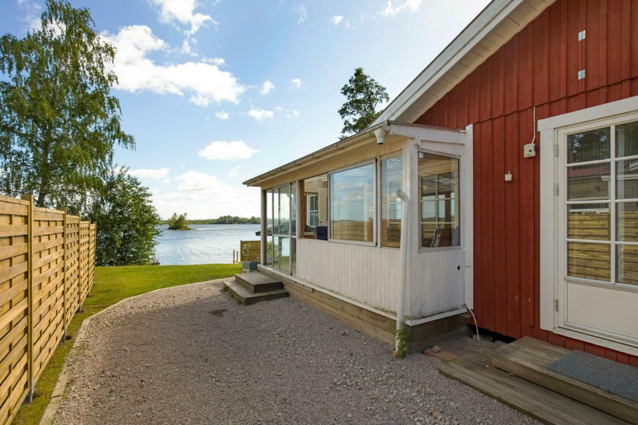 Bjorkoby Holiday Lakefront Houseヴィラ エクステリア 写真